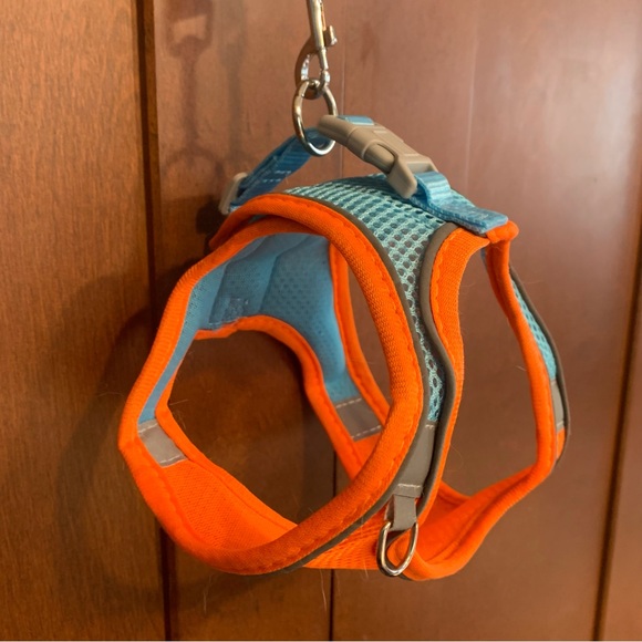 SALE!! Reflective dog vest no pull harness and leash - Picture 3 of 14